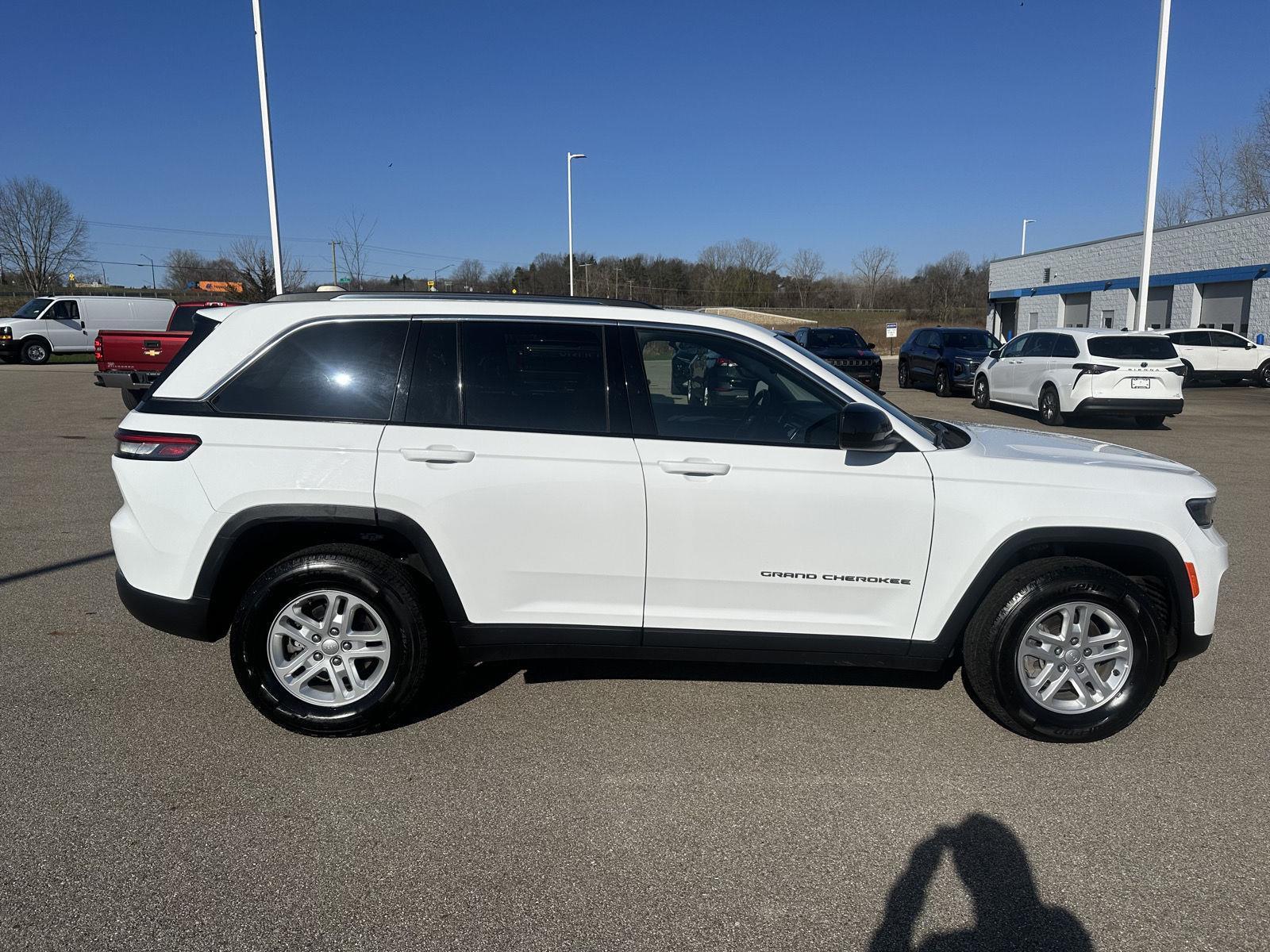 2023 Jeep Grand Cherokee Laredo - Photo 10