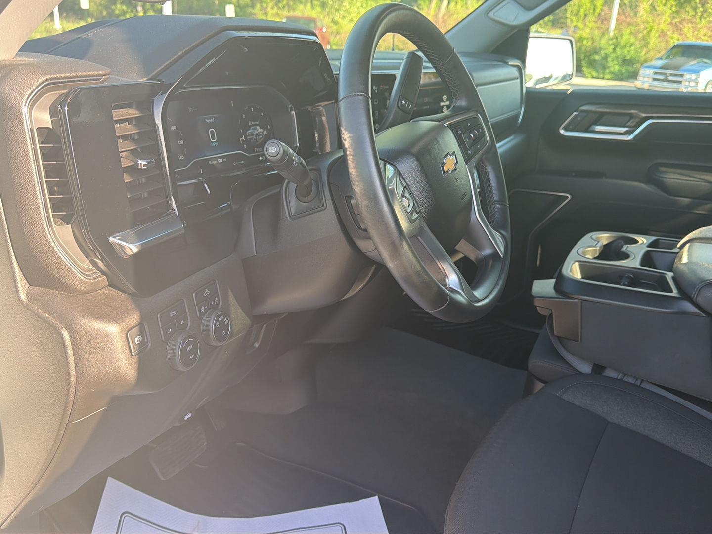 2025 Chevrolet Silverado 1500 LT - Photo 13