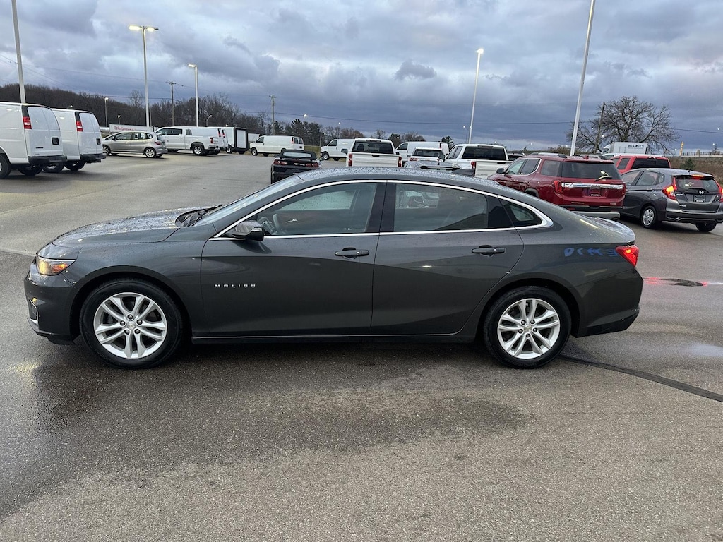 Used 2017 Chevrolet Malibu LT Sedan