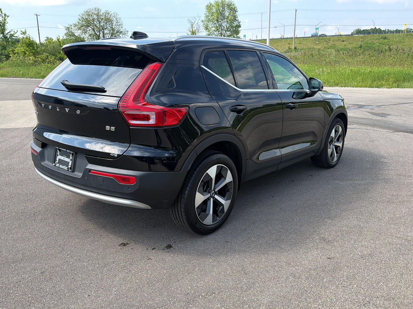 2023 Volvo XC40 Plus - Photo 5