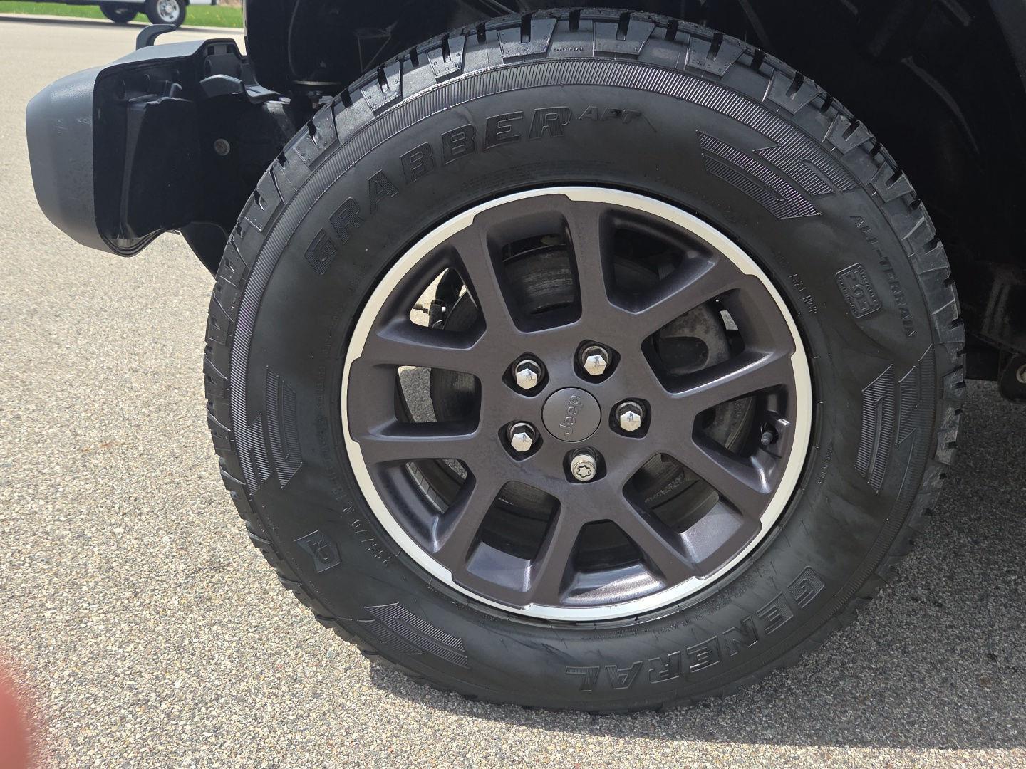 2021 Jeep Gladiator Overland - Photo 12
