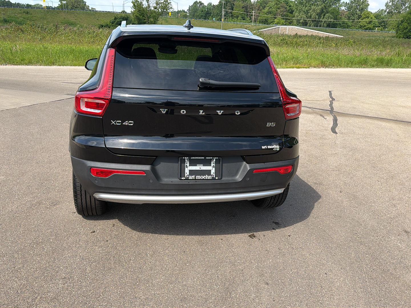 2023 Volvo XC40 Plus - Photo 4