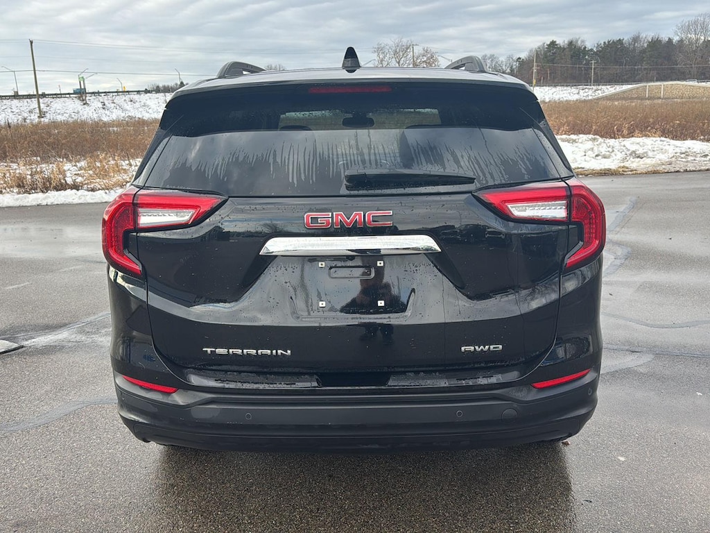 Used 2024 GMC Terrain SLE SUV