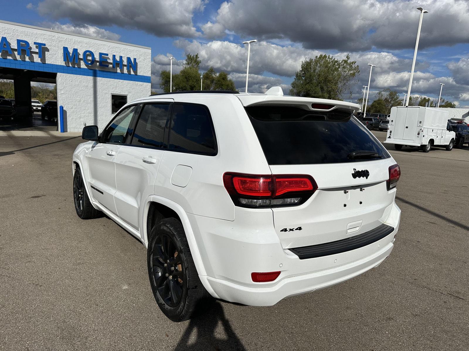 2018 Jeep Grand Cherokee Altitude photo 2