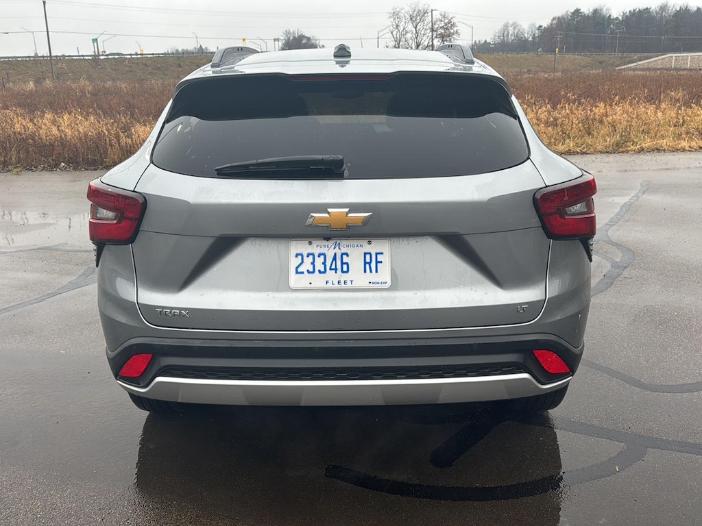 2025 Chevrolet Trax LT photo 4