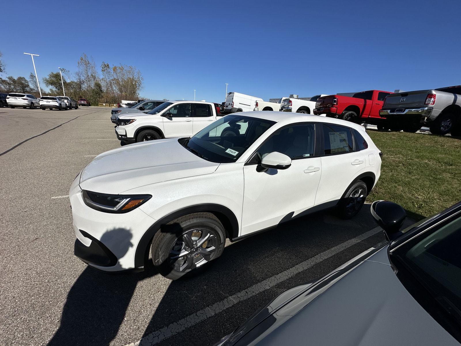 2026 Honda HR-V LX photo 2