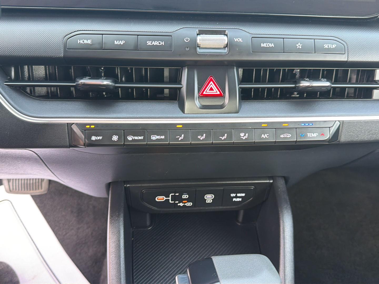 2025 Kia K4 LXS - Photo 25