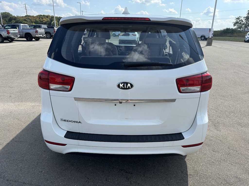Used 2018 Kia Sedona L Van