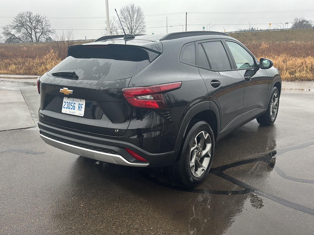 2025 Chevrolet Trax LT photo 3