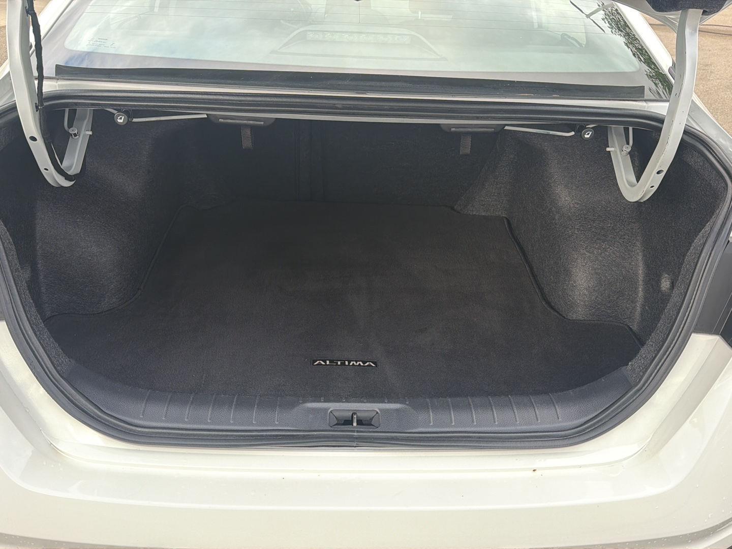 2025 Nissan Altima SV - Photo 11
