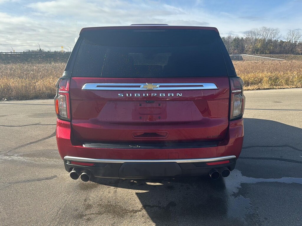 2022 Chevrolet Suburban High Country photo 4