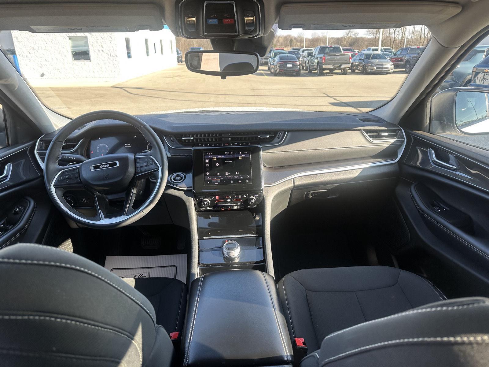 2023 Jeep Grand Cherokee Laredo - Photo 16