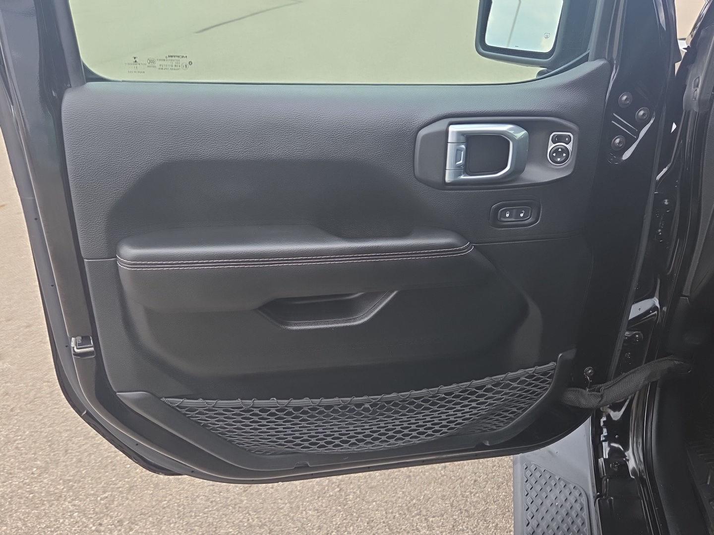 2021 Jeep Gladiator Overland - Photo 15