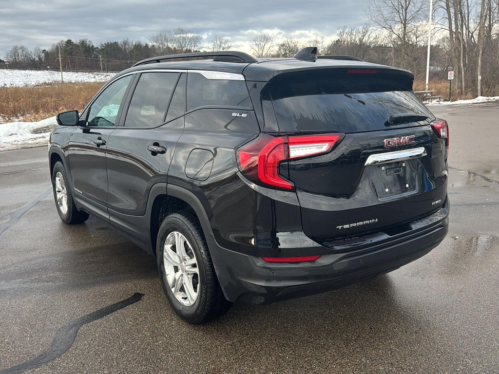 Used 2024 GMC Terrain SLE SUV
