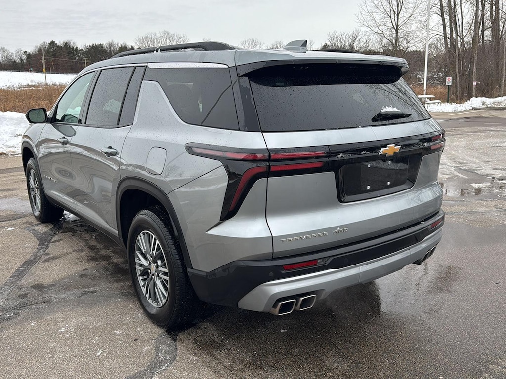 Used 2024 Chevrolet Traverse AWD LT SUV
