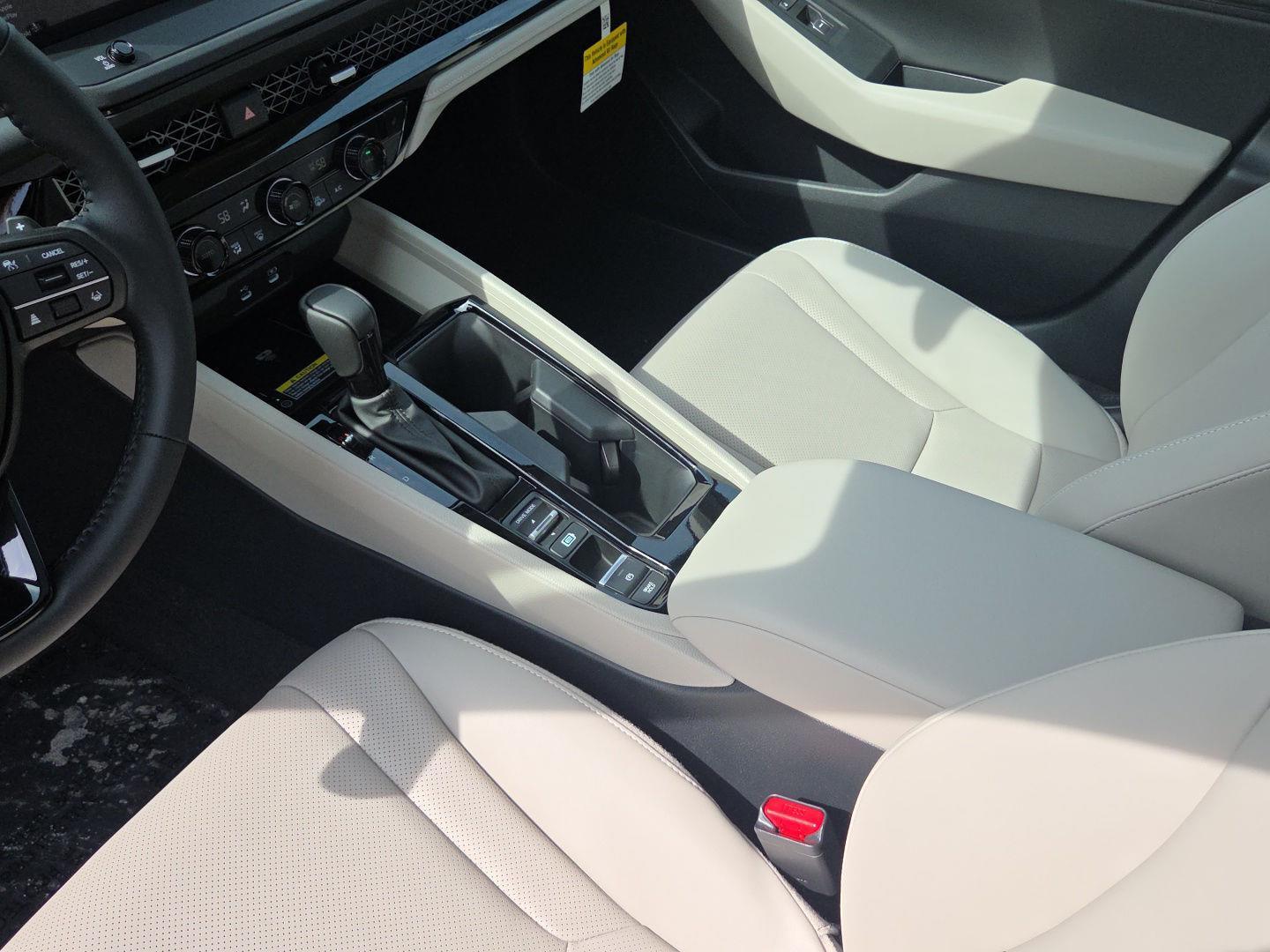 2025 Honda Accord Hybrid EX-L - Photo 19
