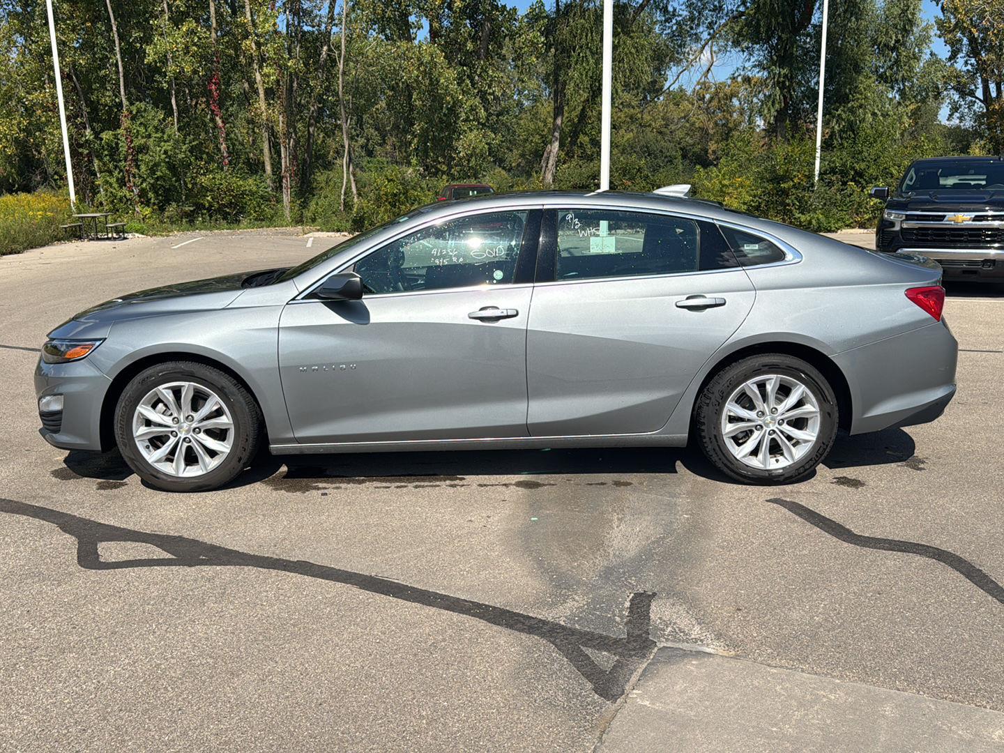 2024 Chevrolet Malibu 1LT photo 2