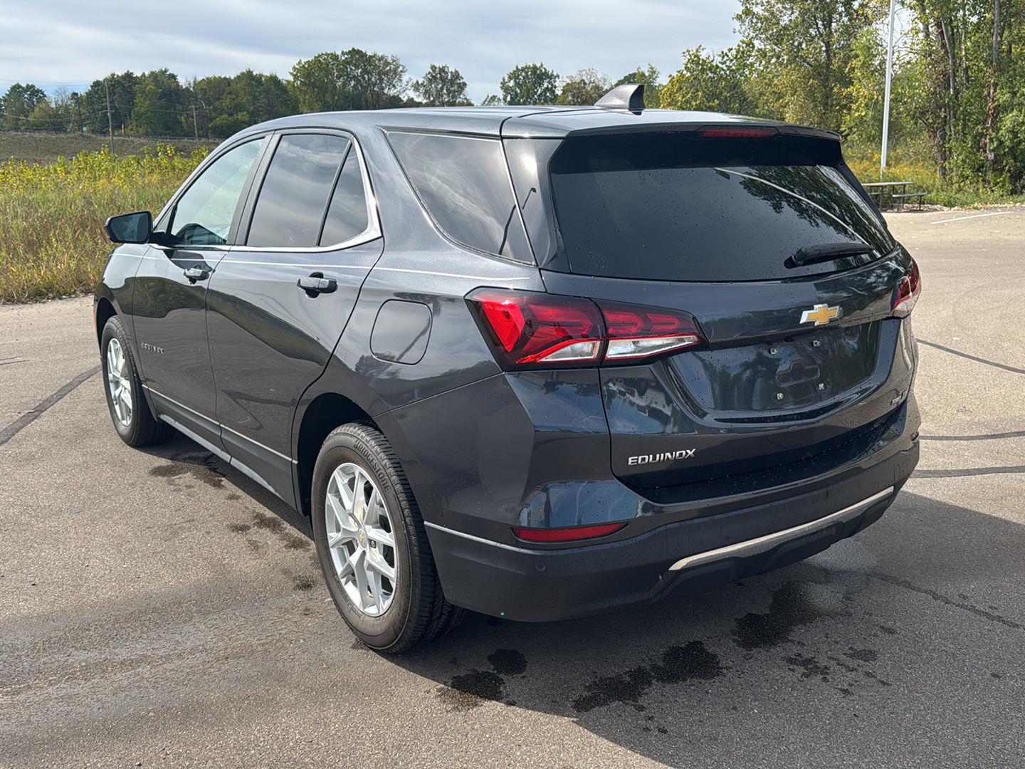 2022 Chevrolet Equinox LT photo 2