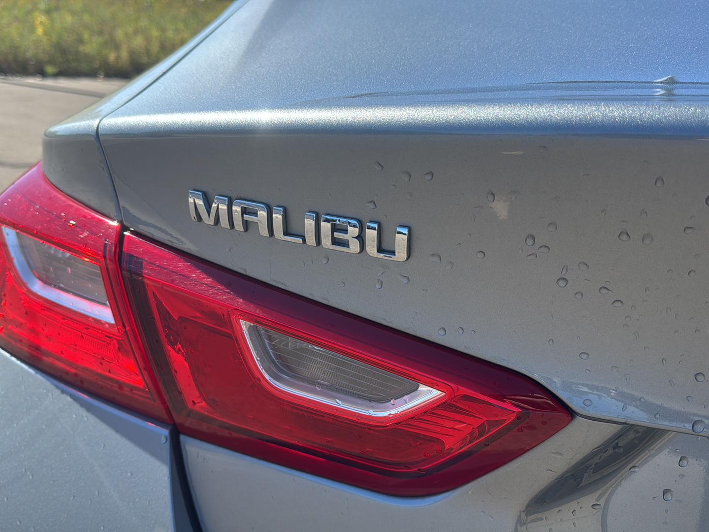 2024 Chevrolet Malibu 1LT photo 3