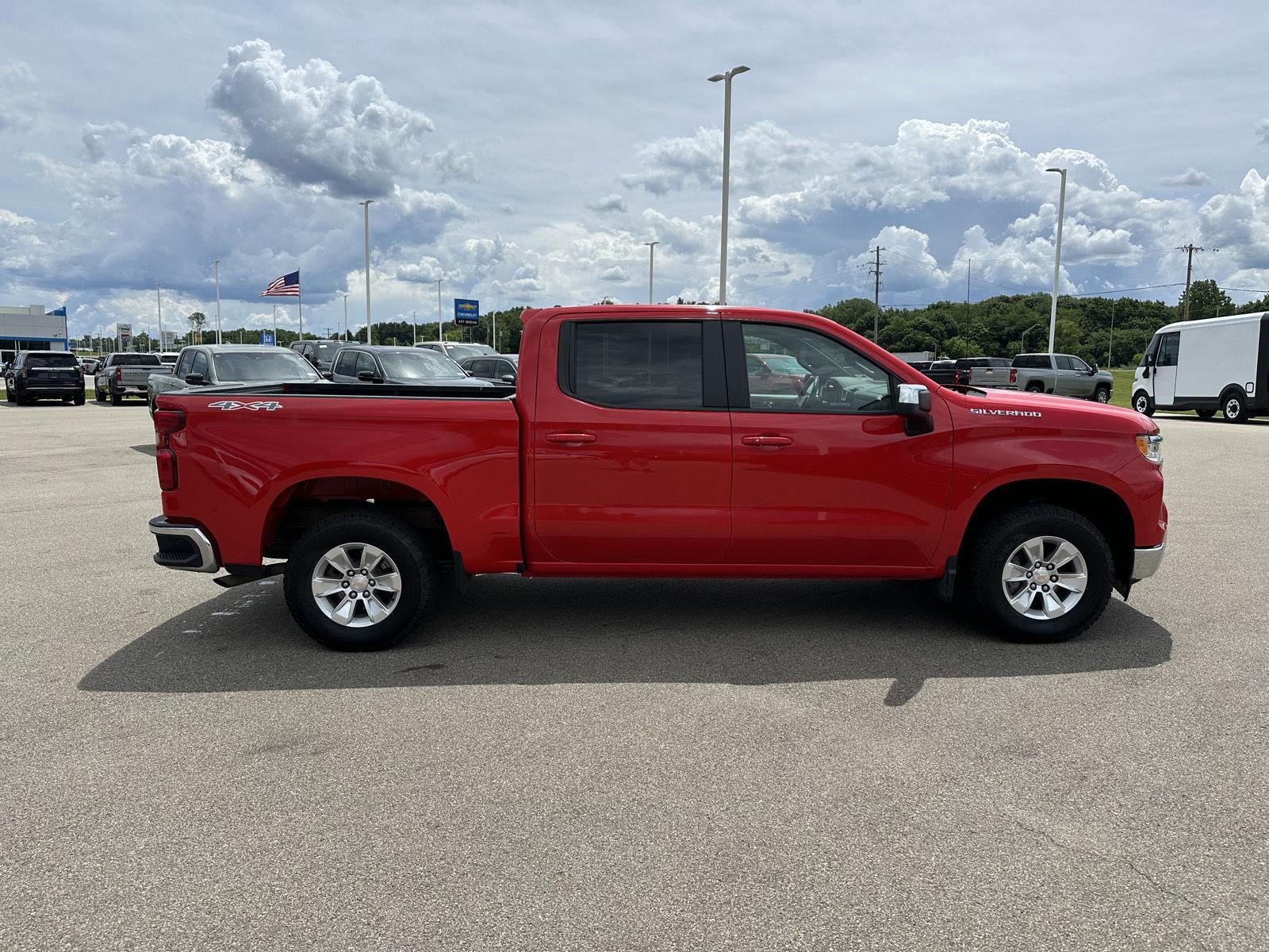 2025 Chevrolet Silverado 1500 LT - Photo 11