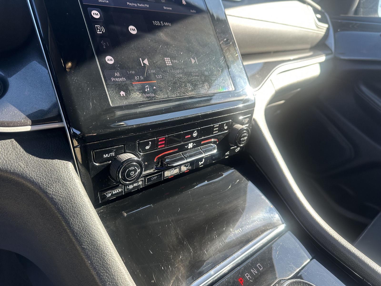 2023 Jeep Grand Cherokee Laredo - Photo 31