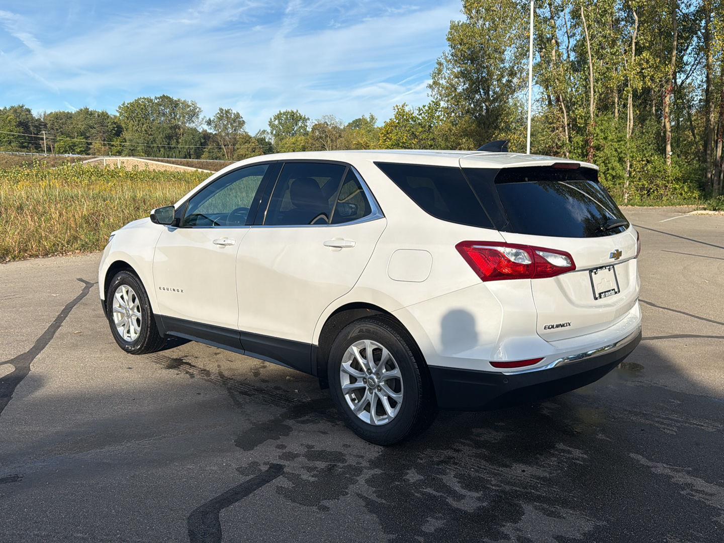 2020 Chevrolet Equinox LT photo 2