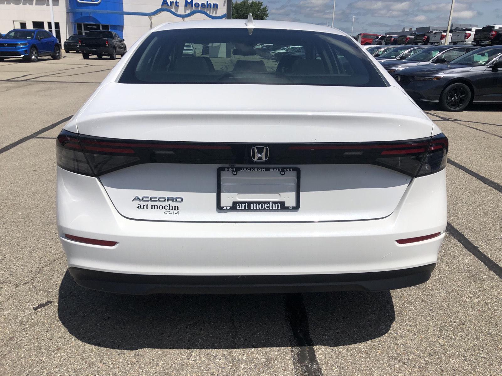 2025 Honda Accord LX photo 3