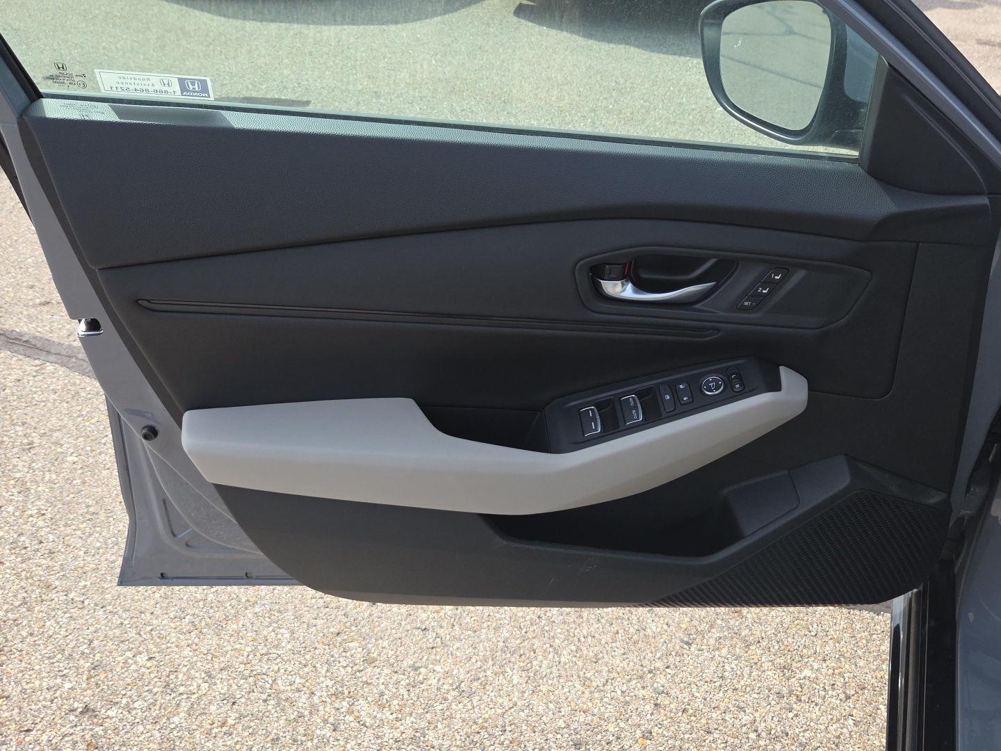 2025 Honda Accord Hybrid EX-L - Photo 15