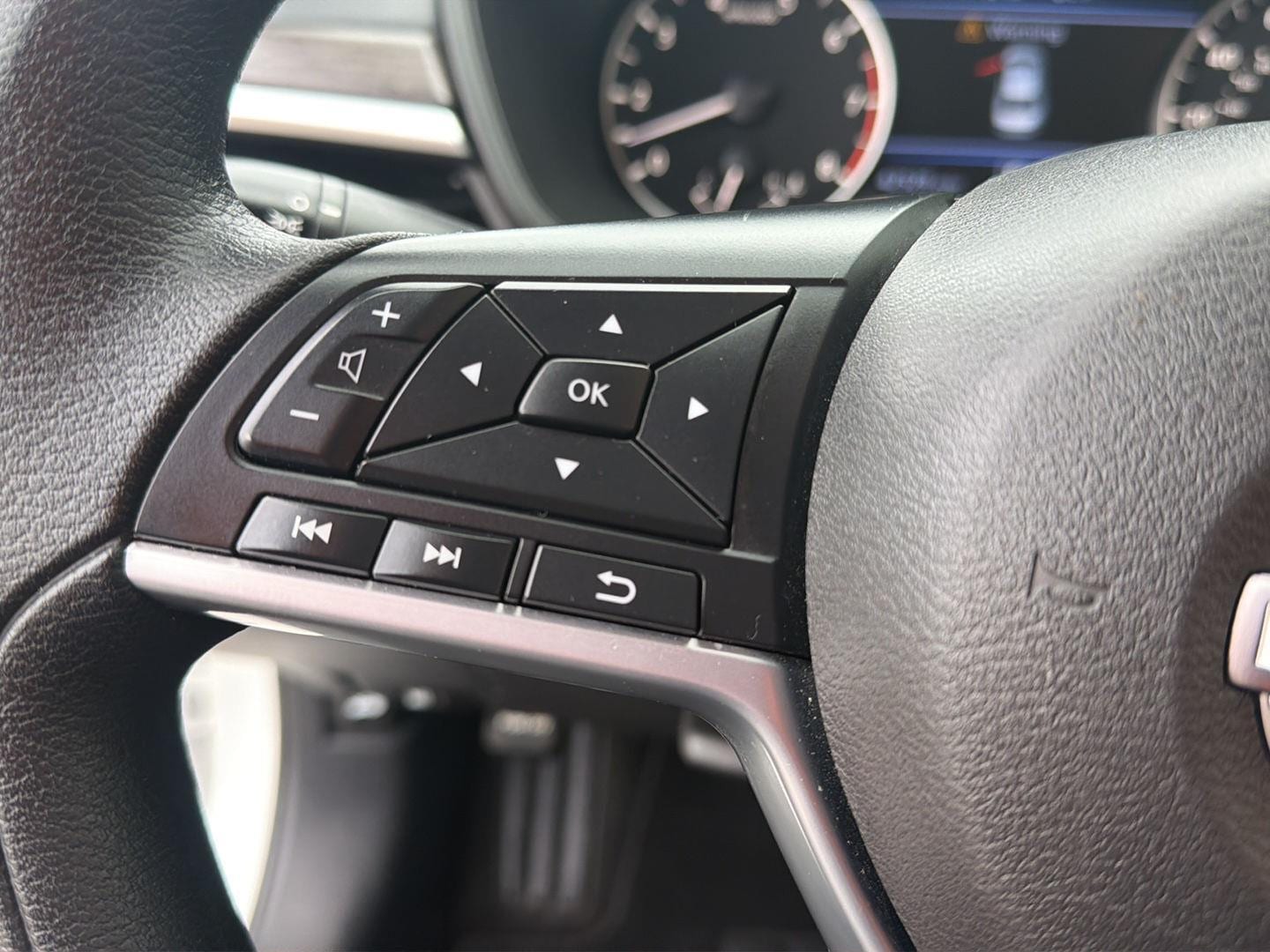 2025 Nissan Altima SV - Photo 18