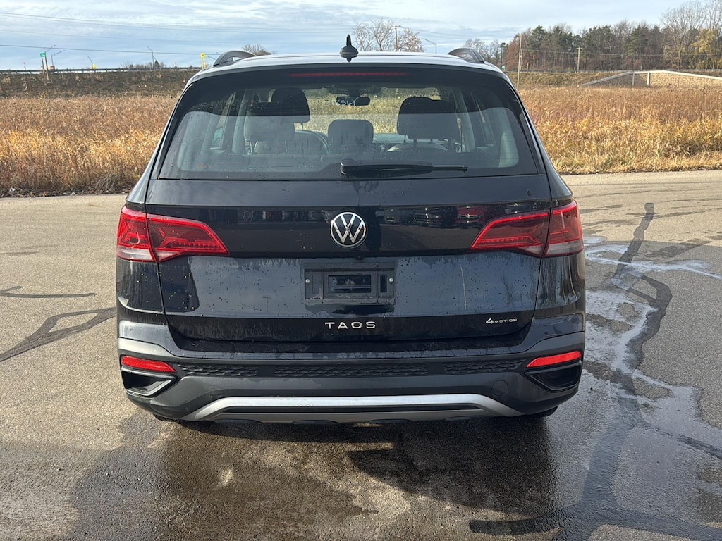 2024 Volkswagen Taos S photo 3