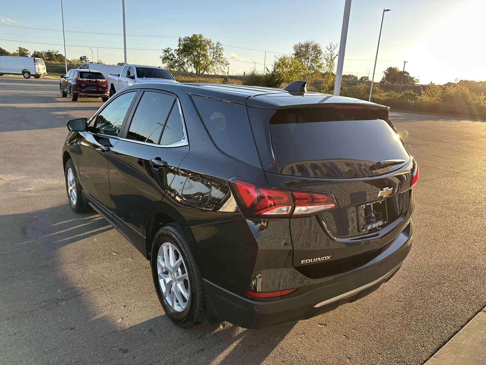 2022 Chevrolet Equinox LT photo 3