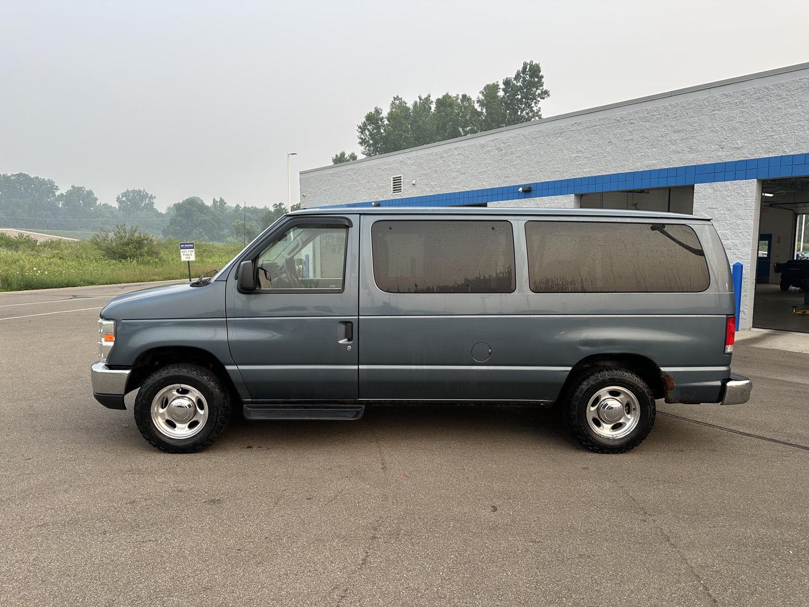 Used 2013 Ford E-Series Econoline Wagon XLT with VIN 1FMNE1BL3DDB33897 for sale in Jackson, MI
