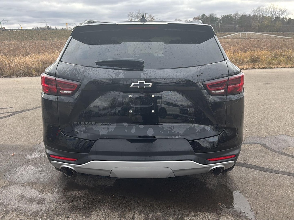 2023 Chevrolet Blazer 2LT photo 2