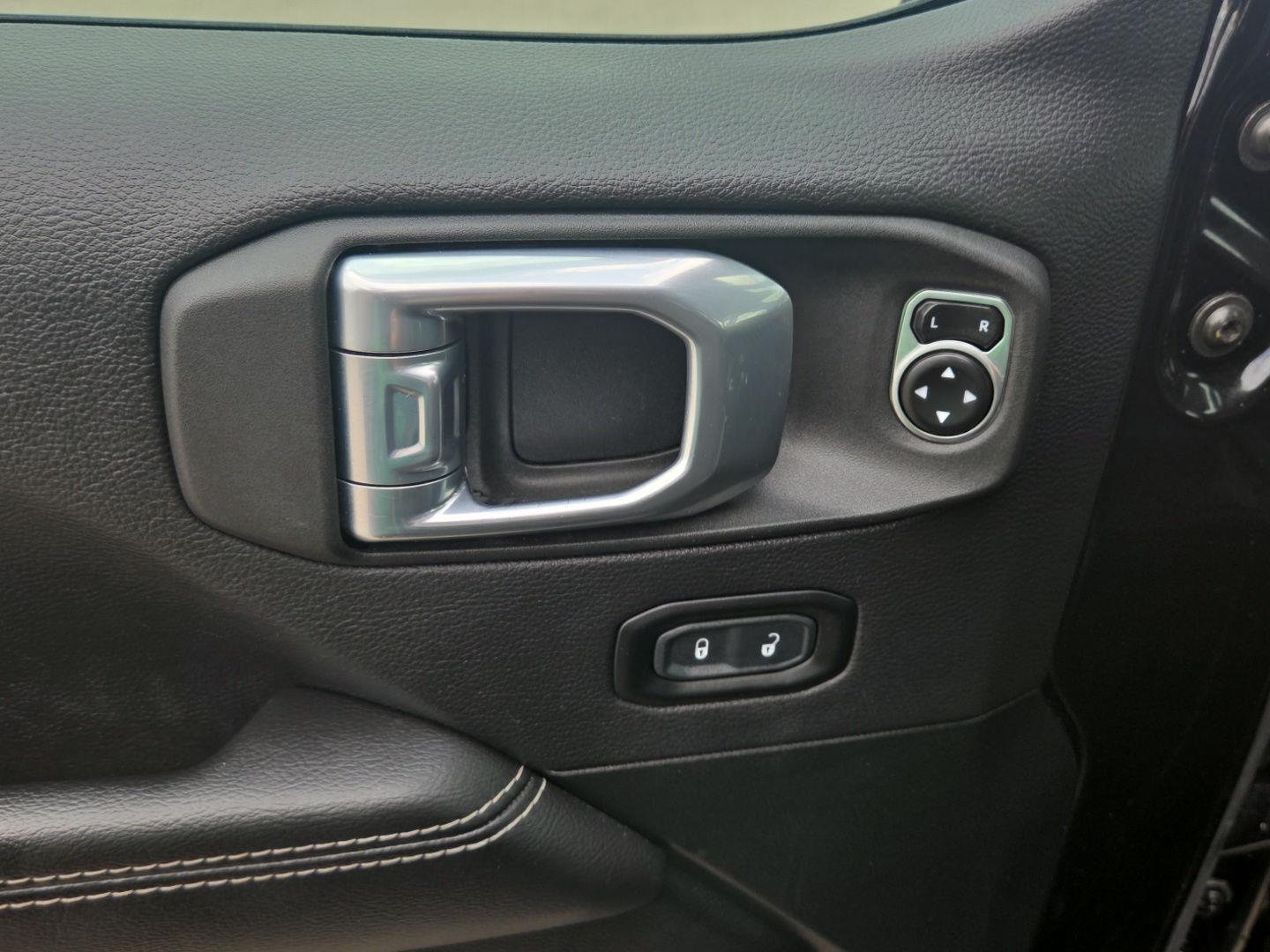 2021 Jeep Gladiator Overland - Photo 16