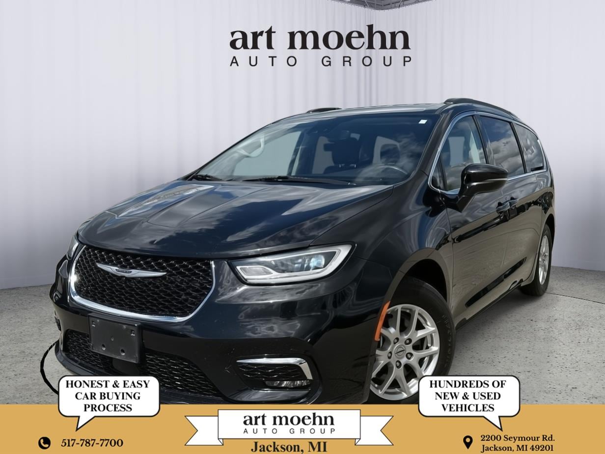 2022 Chrysler Pacifica Touring L's photo