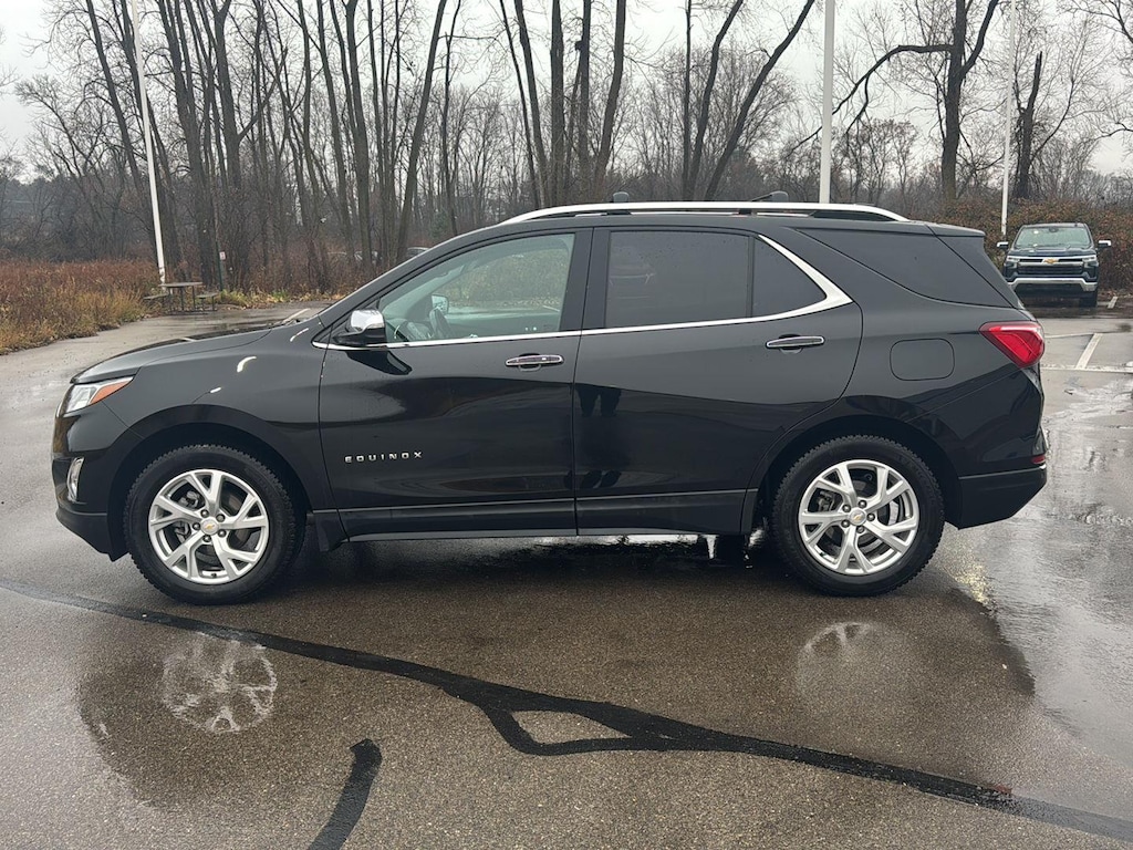 2021 Chevrolet Equinox Premier photo 2