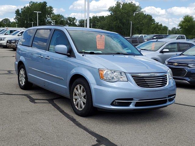 Used 2016 Chrysler Town & Country Touring with VIN 2C4RC1BG1GR284656 for sale in Jackson, MI