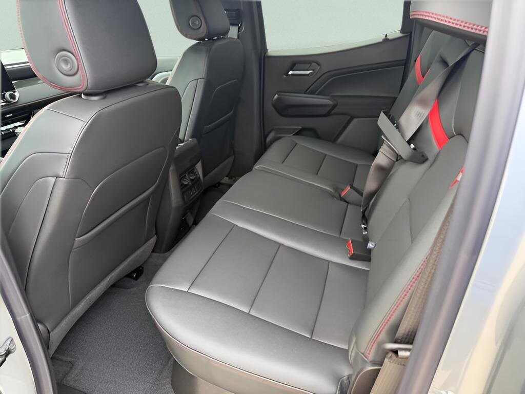 2026 Chevrolet Colorado Z71 - Photo 18