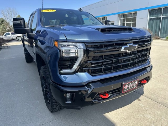 2025 Chevrolet Silverado 2500HD LT photo 4
