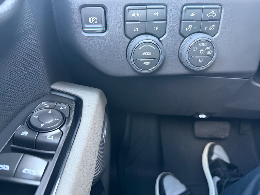 2026 Chevrolet Silverado 1500 ZR2 - Photo 28