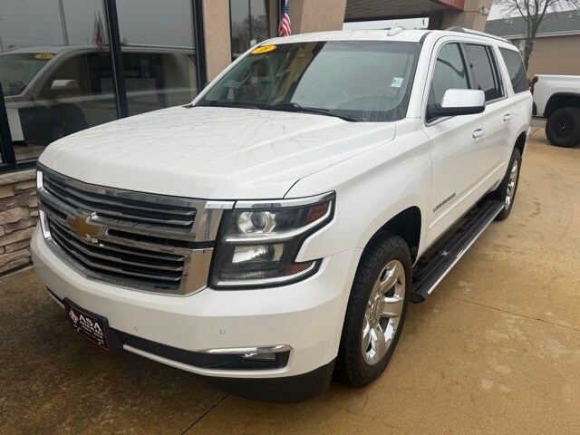 2018 Chevrolet Suburban Premier photo 2