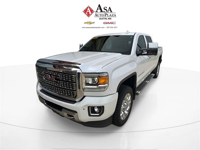 Used 2018 GMC Sierra 2500 Denali HD Denali with VIN 1GT12UEG0JF223486 for sale in Austin, Minnesota