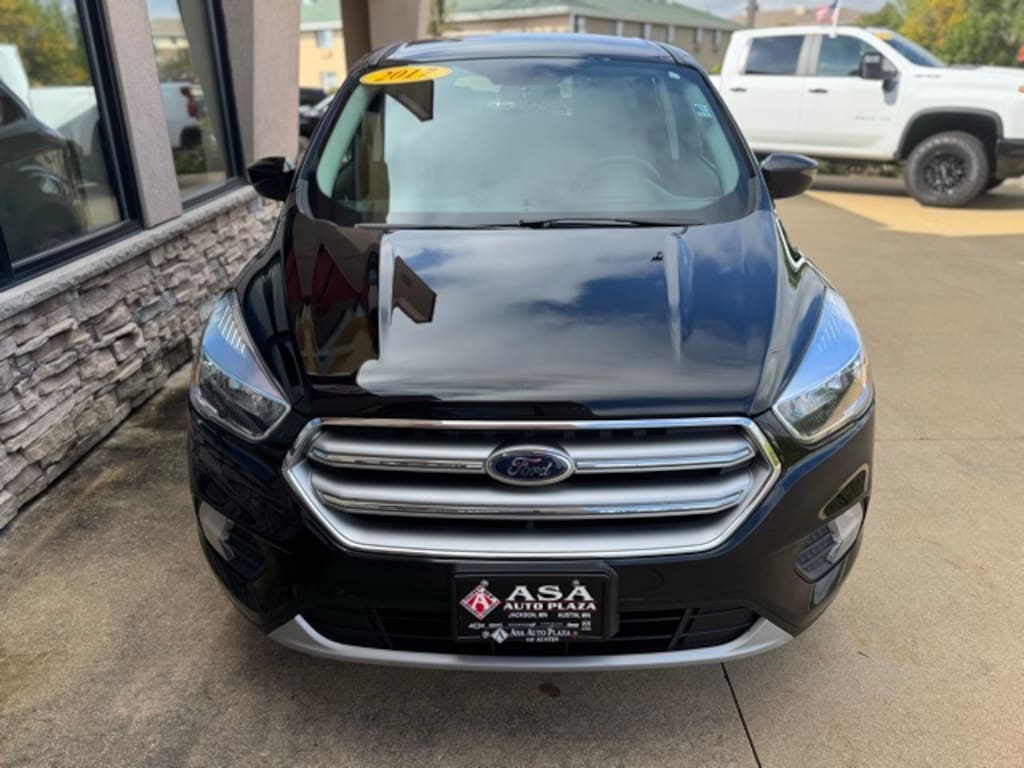 Used 2017 Ford Escape SE SUV