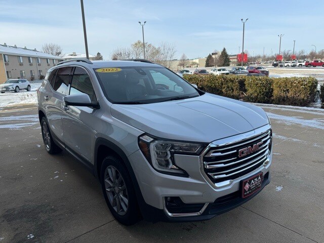 2022 Gmc Terrain SLT photo 2