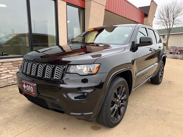 Used 2019 Jeep Grand Cherokee Altitude with VIN 1C4RJFAG4KC707039 for sale in Austin, Minnesota