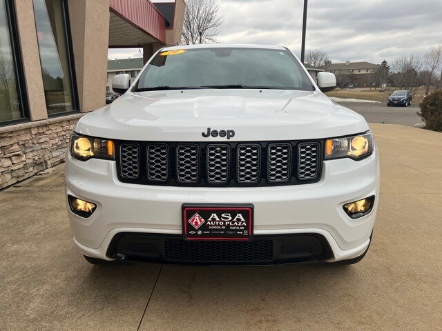 Used 2019 Jeep Grand Cherokee Altitude with VIN 1C4RJFAG7KC635074 for sale in Austin, Minnesota