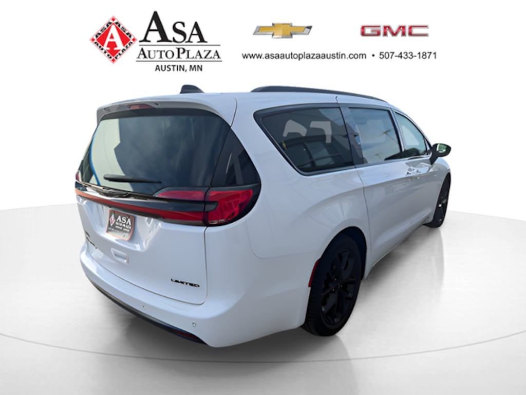 Used 2025 Chrysler Pacifica Limited Minivan/Van
