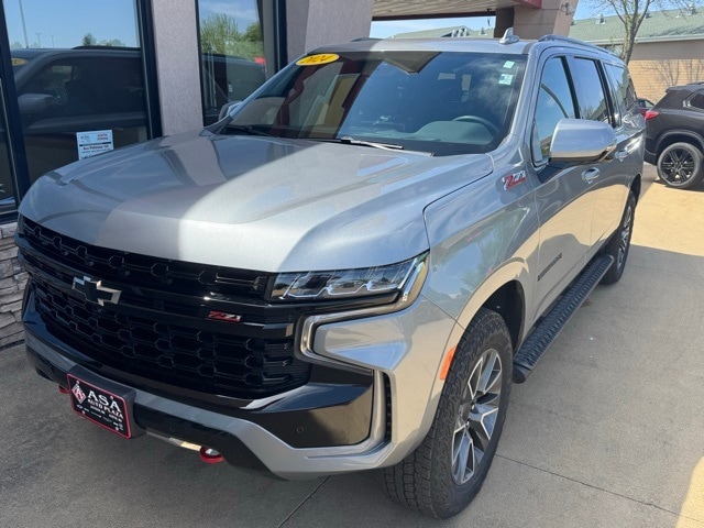 Used 2024 Chevrolet Suburban Z71 with VIN 1GNSKDKDXRR341500 for sale in Austin, Minnesota