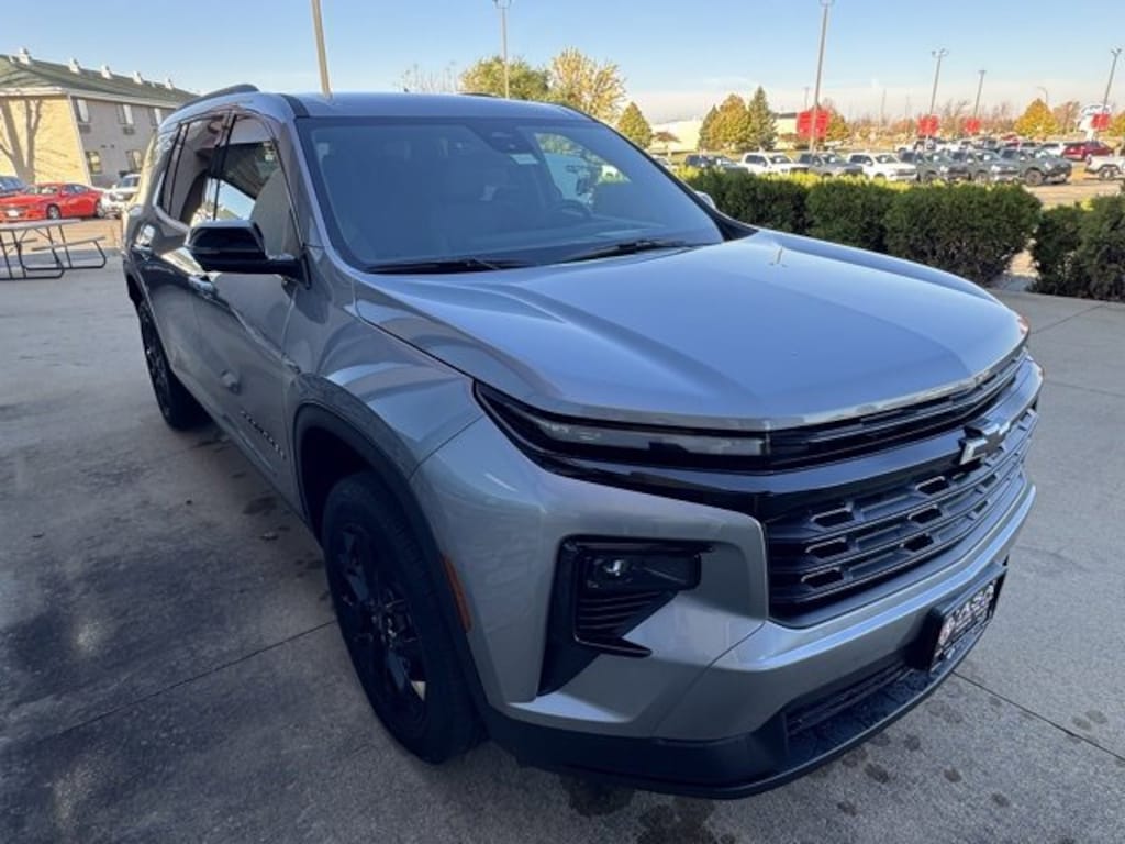 New 2025 Chevrolet Traverse LT SUV