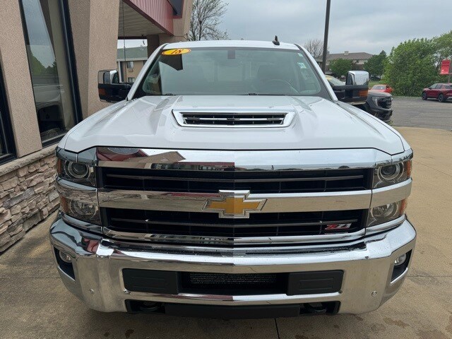 2018 Chevrolet Silverado 3500HD LTZ photo 3